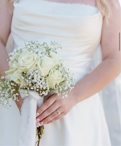 white bridal bouquet